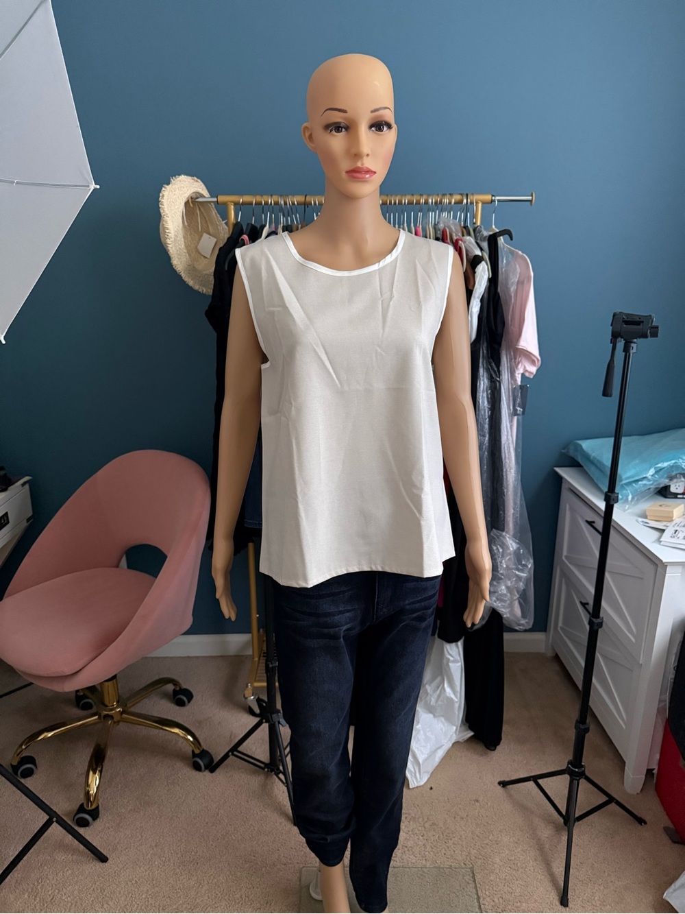 chic White Sleeveless Tank Top linen.